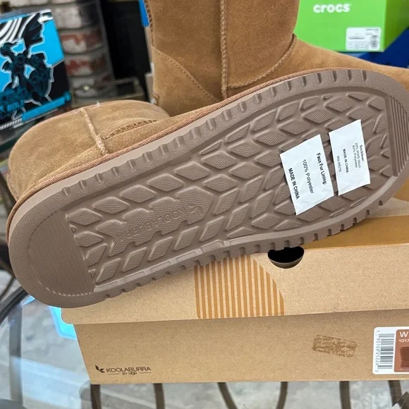 Koolaburra by UGG Koola Short Tan Suede Boots Women’s Size 9 - Picture 3 of 10